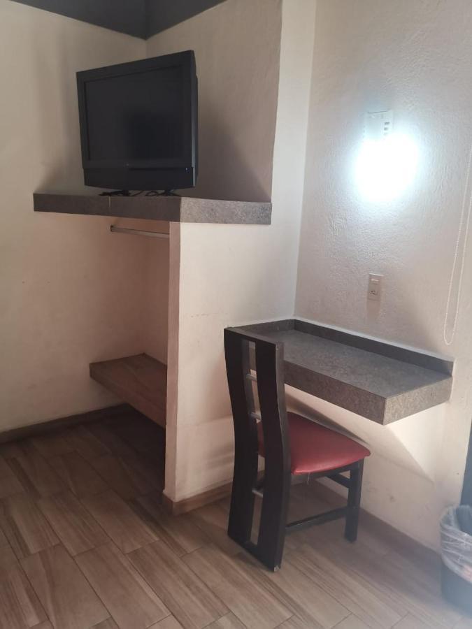 Hotel Jorge Alejandro غوادالاجارا المظهر الخارجي الصورة